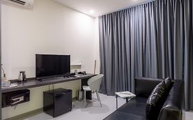 โรงแรมรีโน กรุงเทพ (SHA Extra Plus)